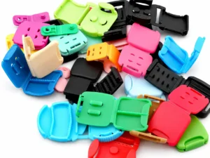 Flat hinged plastic wristband lock closures and cord stopper clips direct factory wholesale